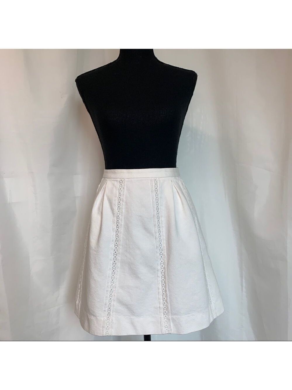 J. Crew white textured embroidered lace skirt pockets Sz 8